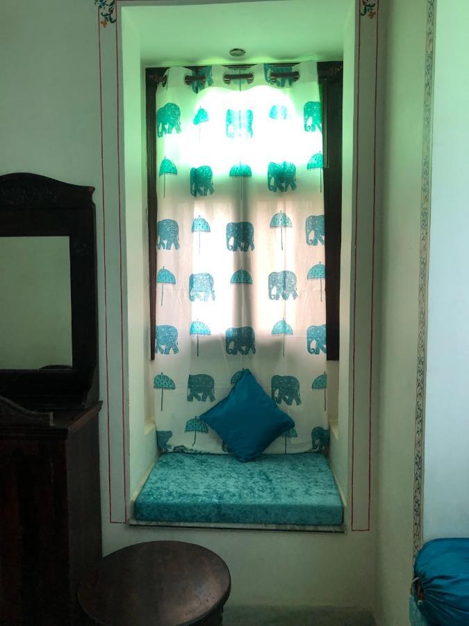 Whereabout Hostel Udaipur Exterior foto